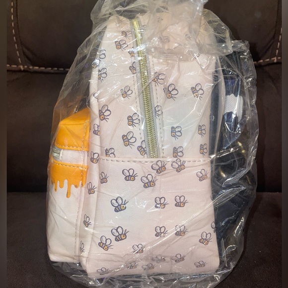 Hot Topic NW Loungefly Disney Winnie The Pooh Bees & Honey Mini Backpack main image 9